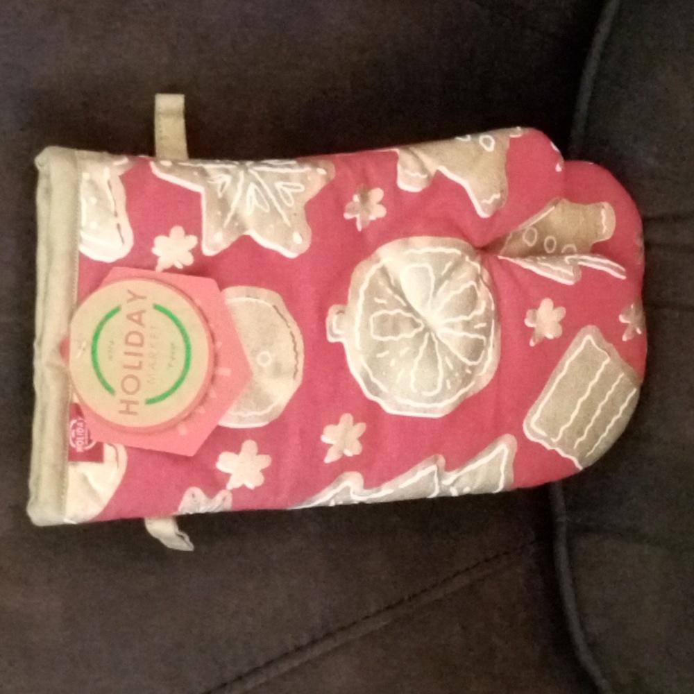 Holiday Market Pair Of Christmas Oven Mitts